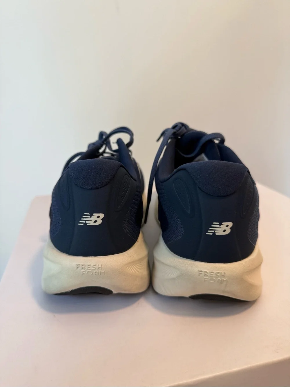 New Balance 680 V9 Size 9 Men's Running Shoes #Lux-CL